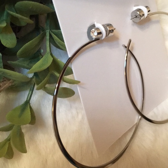 MK®Gorgeous Crystal Hoops Light weight So GENTLE♥️ - Picture 2 of 5